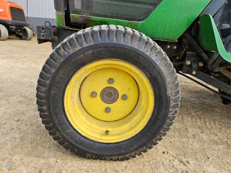 john-deere-4100-image-33