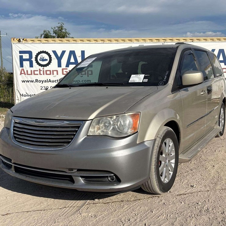 2013 CHRYSLER TOWN & COUNTRY