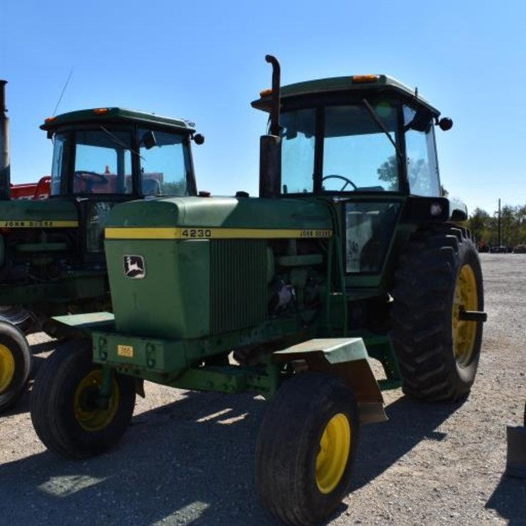 JOHN DEERE 4230