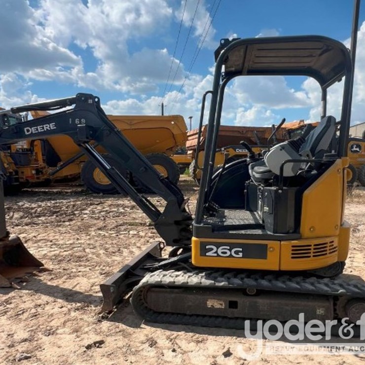 2019 DEERE 26G