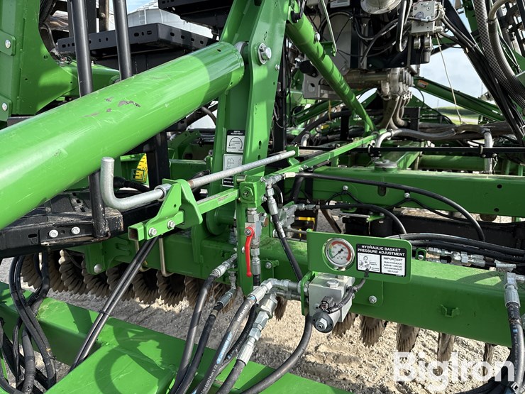 2020-john-deere-2660vt-image-14