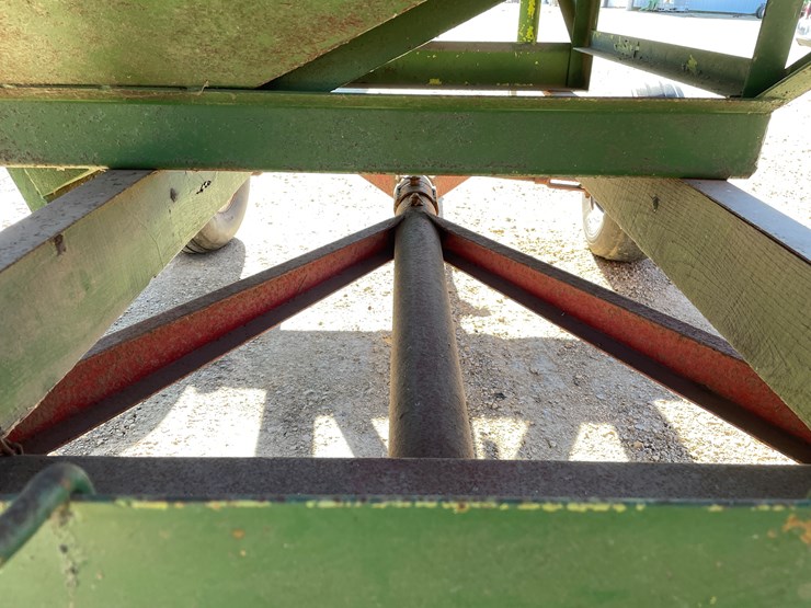 #5929-•-gravity-box-on-running-gear-image-26