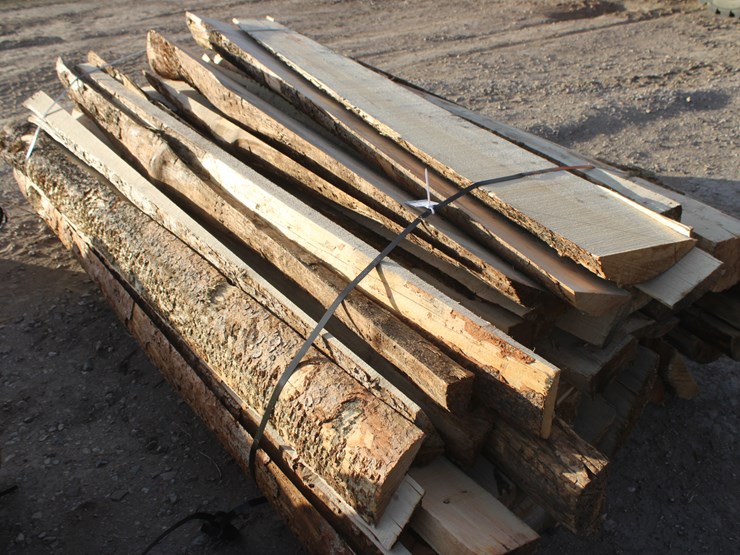 #4433-•-8ft-corral-slats-1/4th-round-image-1