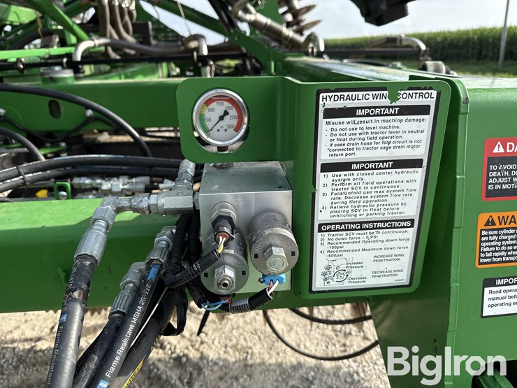 2020-john-deere-2660vt-image-13