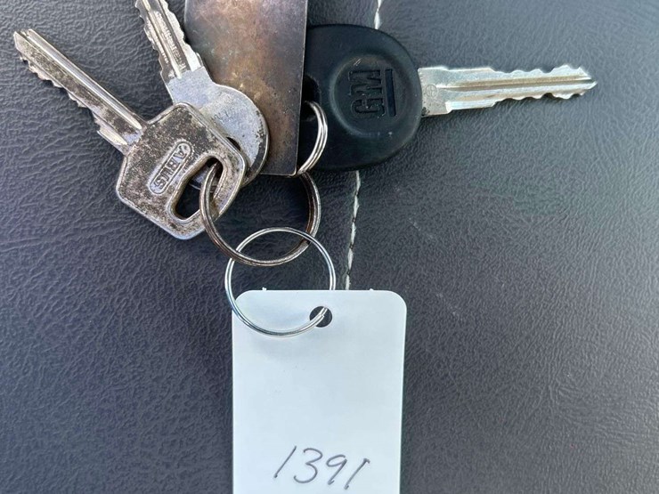 2012-chevrolet-silverado-2500hd-image-31