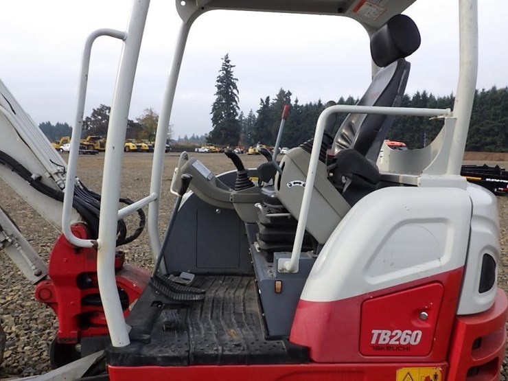 takeuchi-tb260-image-24