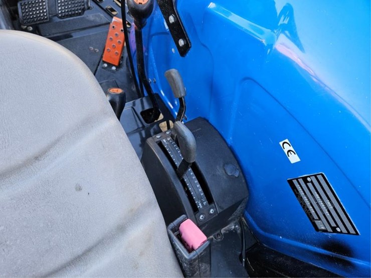 new-holland-tn65-image-22