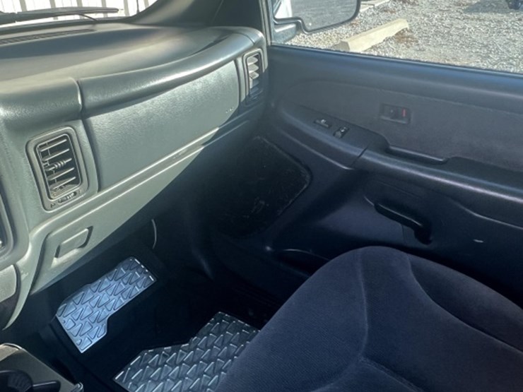 2000-gmc-1500-image-12