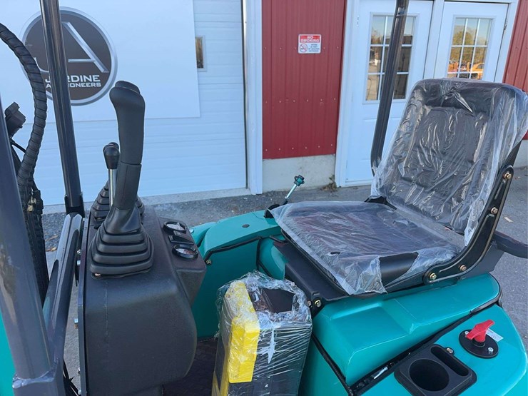 2025-cfg-qk16z-mini-excavator-image-13