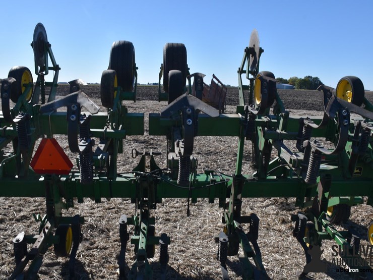 john-deere-845-image-19