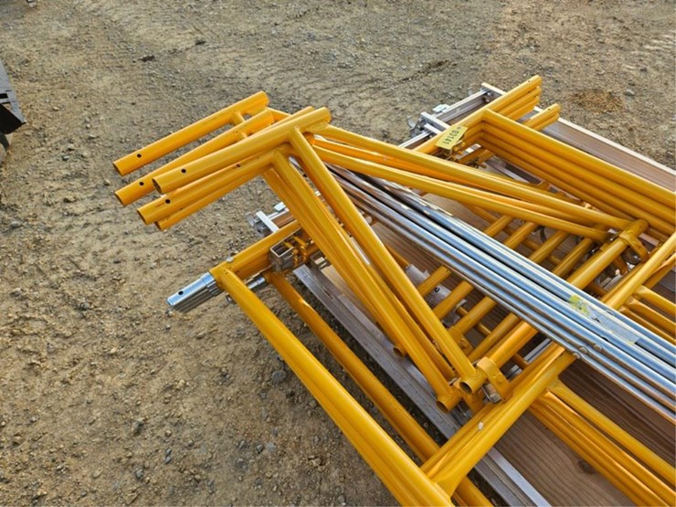 #3141-•-new-scaffold-with-3-walk-planks-image-11
