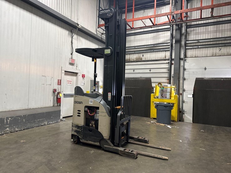 2019-crown-rr5725-35-image-1