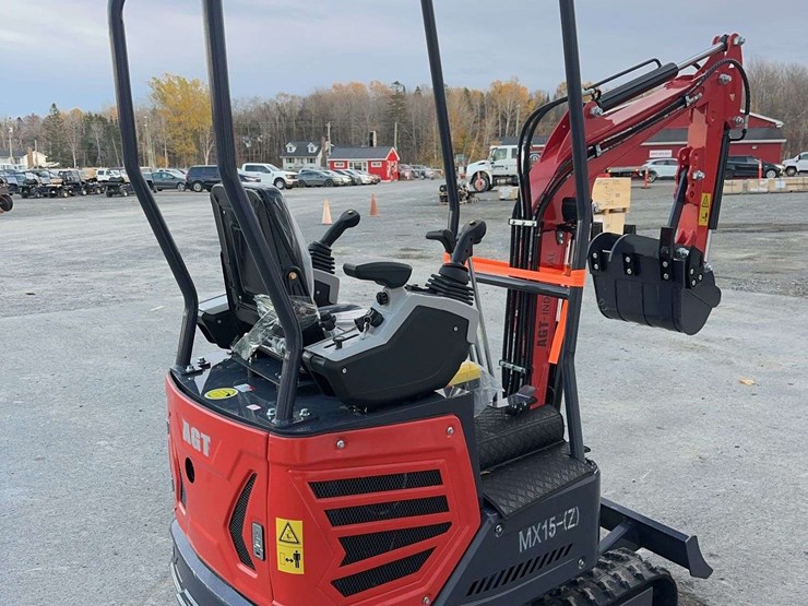 2025-agt-mx15z-mini-excavator-image-5