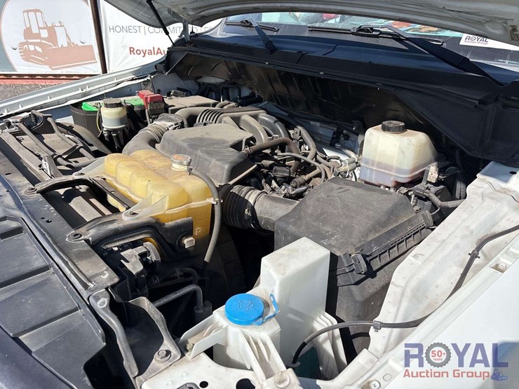 2021-nissan-nv2500hd-image-9