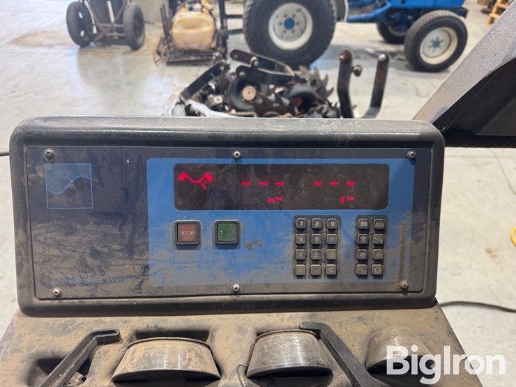 1997-geodyna-40-tire-balancer-image-16