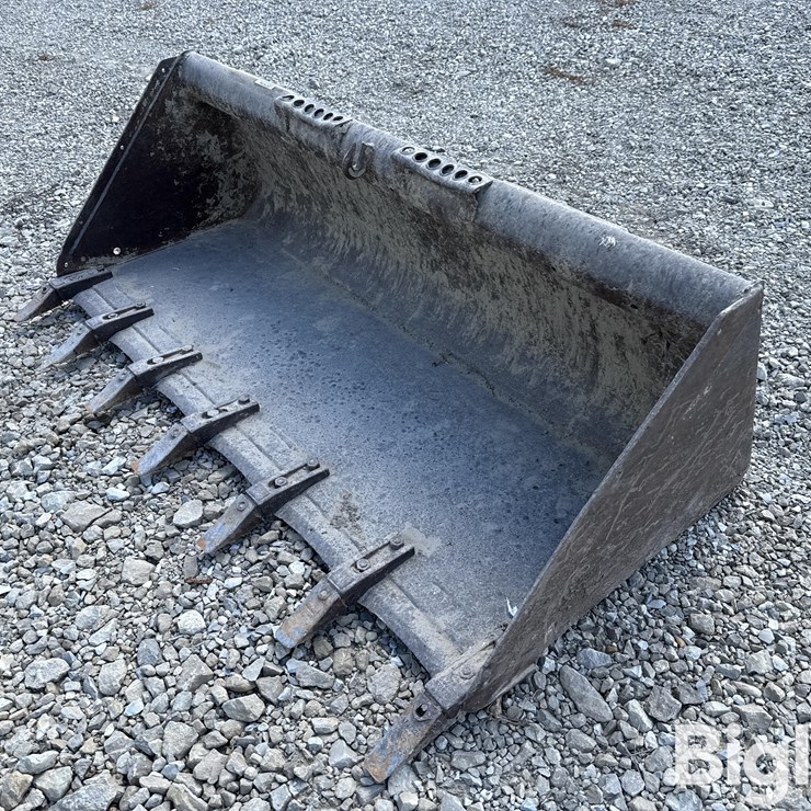 Skid Steer Tooth Bucket