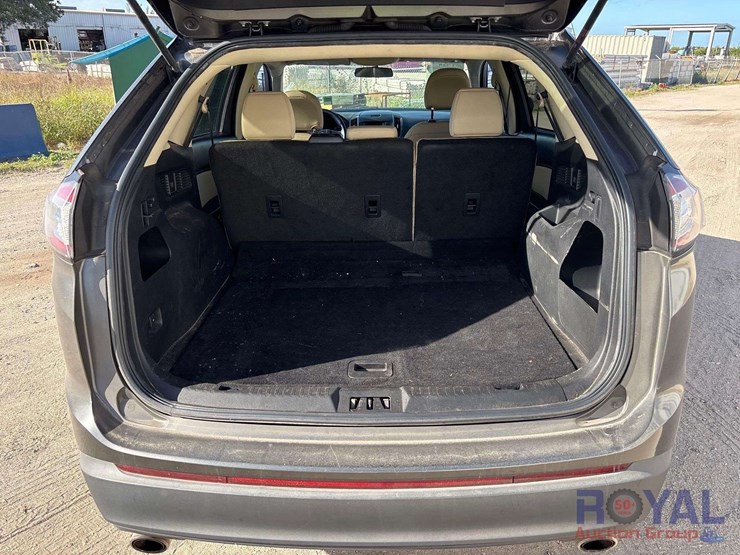 2016-ford-edge-image-15