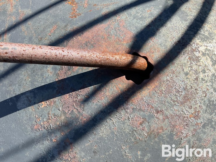 john-deere-230-image-12