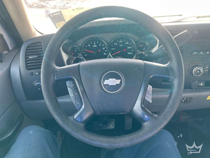 2012-chevrolet-silverado-2500hd-image-13