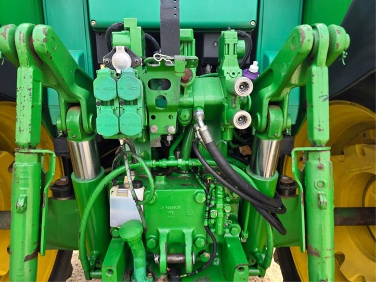 john-deere-7520-image-7