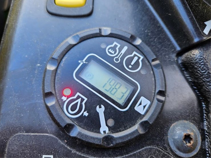 2022-john-deere-z960m-image-19