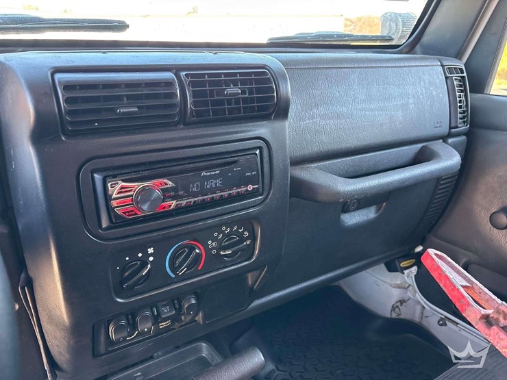 2005-jeep-wrangler-image-13