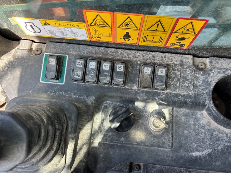 2018-takeuchi-tl12r2-image-8