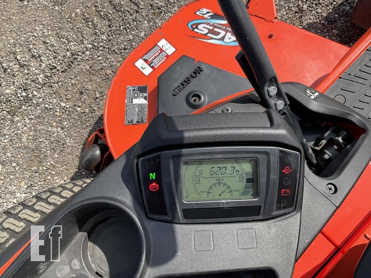 2017-kubota-zd1211-image-13