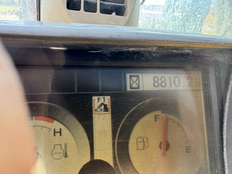 2012-deere-135d-image-8