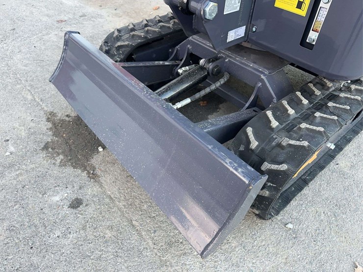 2025-agt-mx15z-mini-excavator-image-10