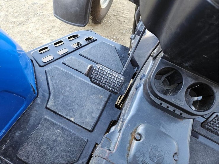 new-holland-tn65-image-27