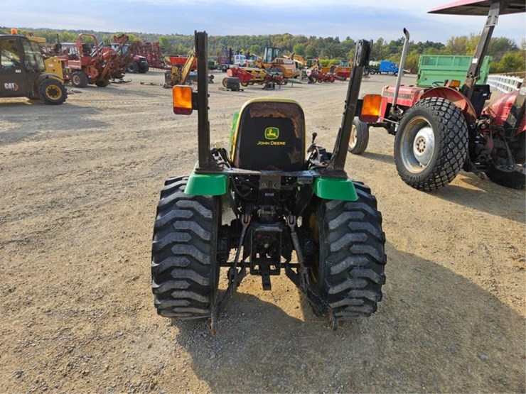 john-deere-2520-image-4