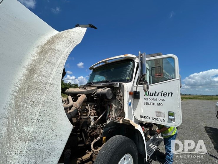 2002-international-9200-image-7