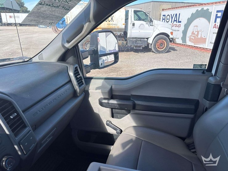 2017-ford-f-350-ext.-cab-pickup-truck-image-14