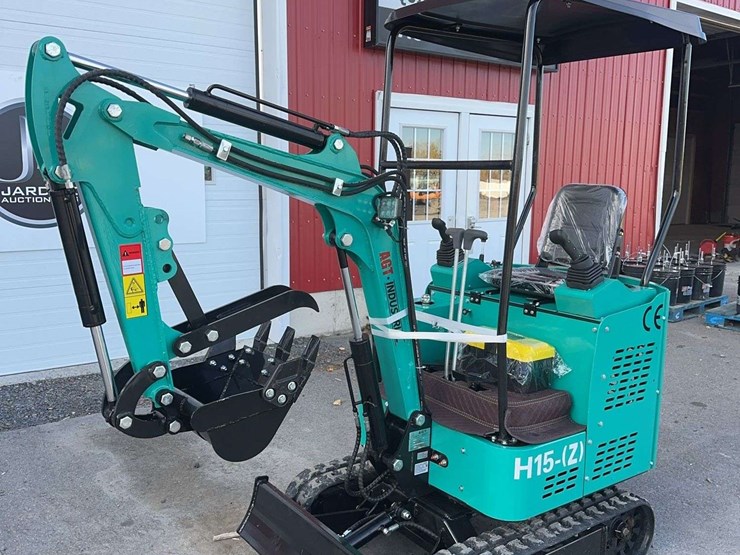 2025-agt-h15z-mini-excavator-image-1