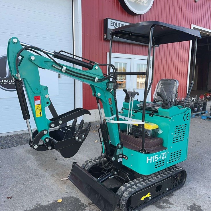 2025 AGT H15Z Mini Excavator