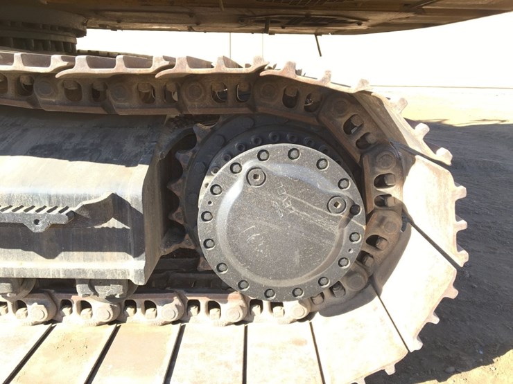 2018-caterpillar-320-image-7