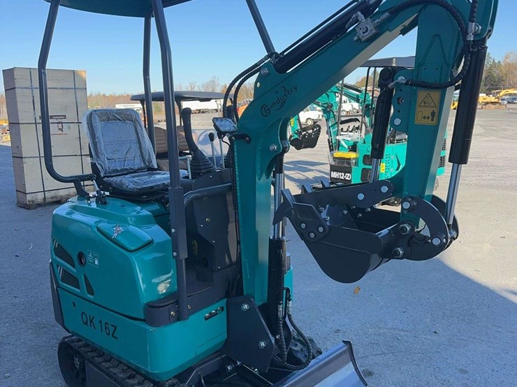 2025-cfg-qk16z-mini-excavator-image-3