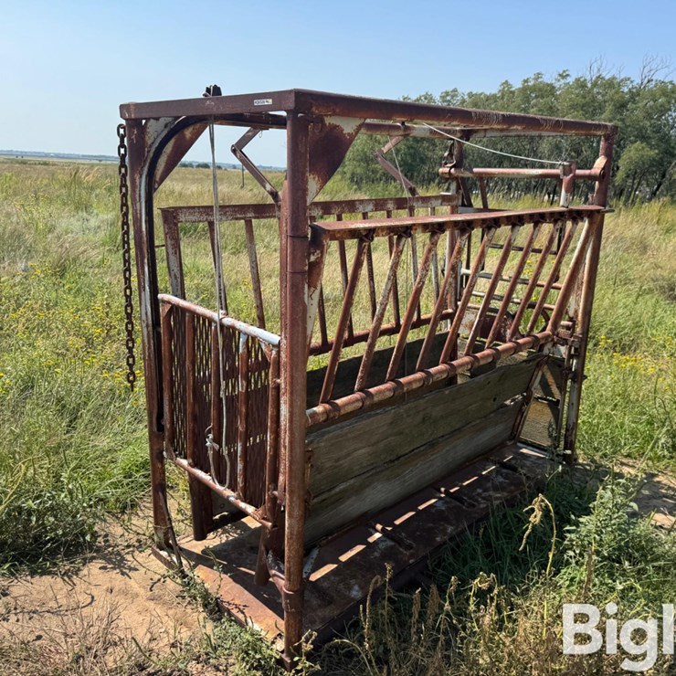 Livestock Squeeze Chute