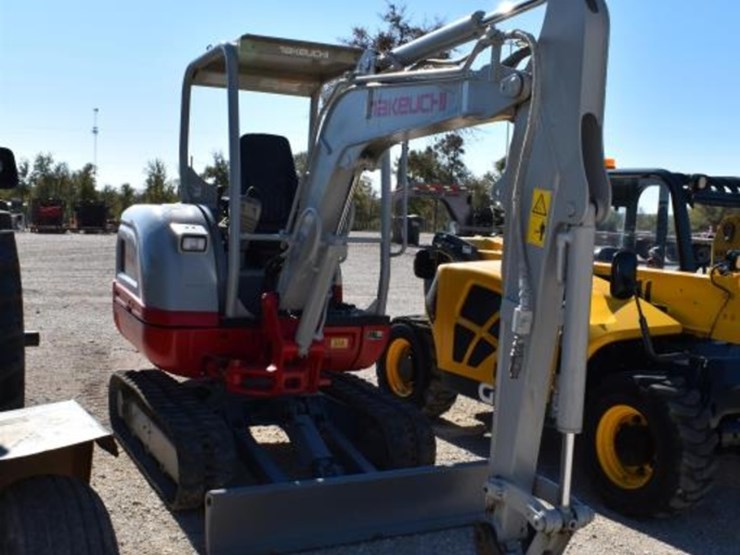 takeuchi-tb230-image-2