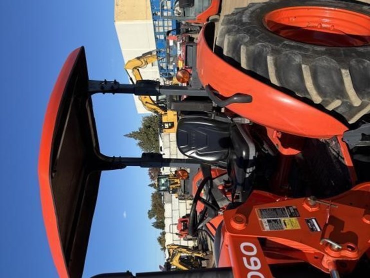 2019-kubota-m7060d-image-23
