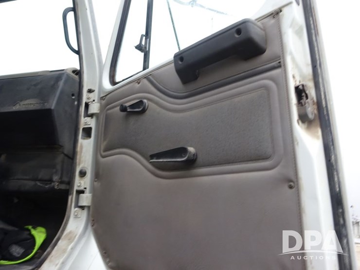 2002-international-2554-image-57