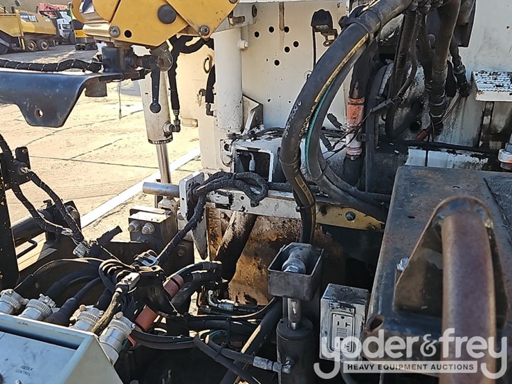 2015-caterpillar-ap-655d-image-22