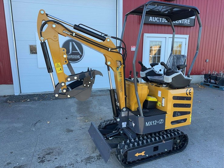 2025-agt-mx12z-mini-excavator-image-1