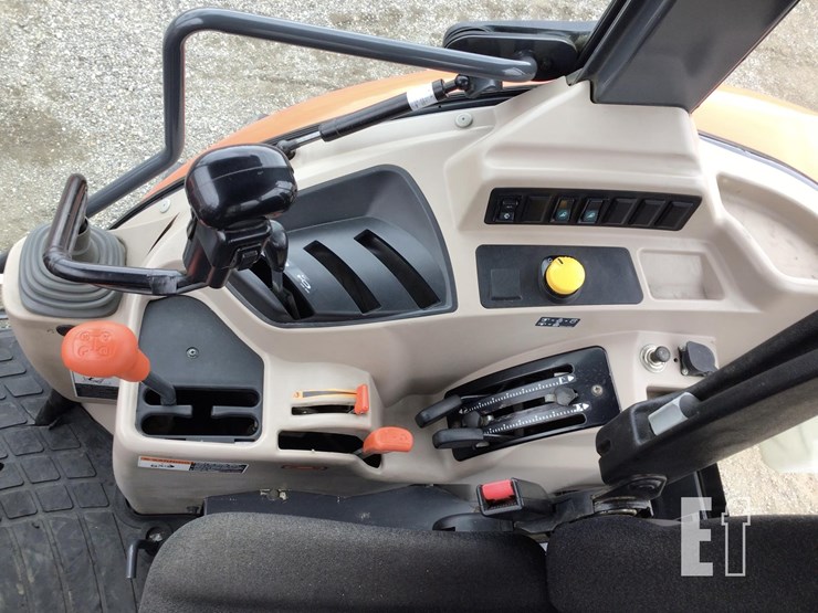 2021-kubota-m7060-image-21