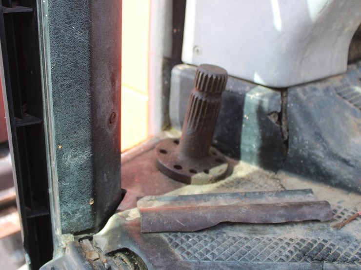 1992-agco-allis-8630-image-37