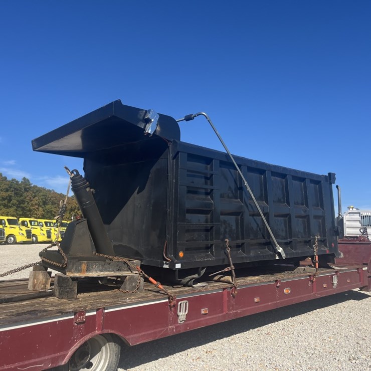#4640 • Ox Bodies Dump Bed
