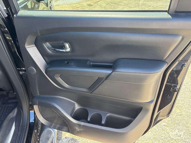 2018-nissan-titan-image-30