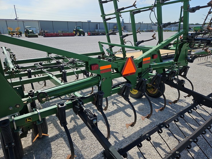 john-deere-2210-image-9