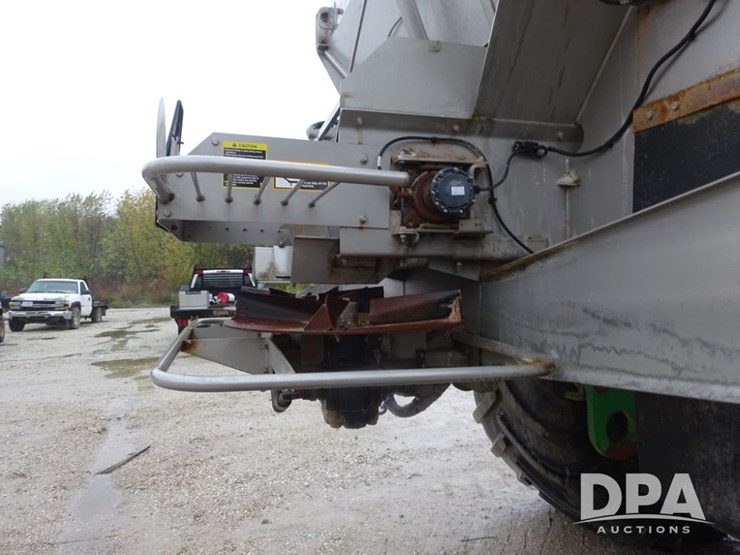 2018-john-deere-f4365-image-60